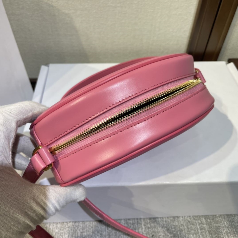 Ce1i*e triomphe bags